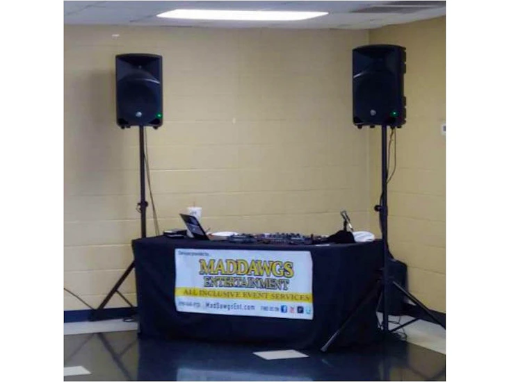 Mobile karaoke dj
