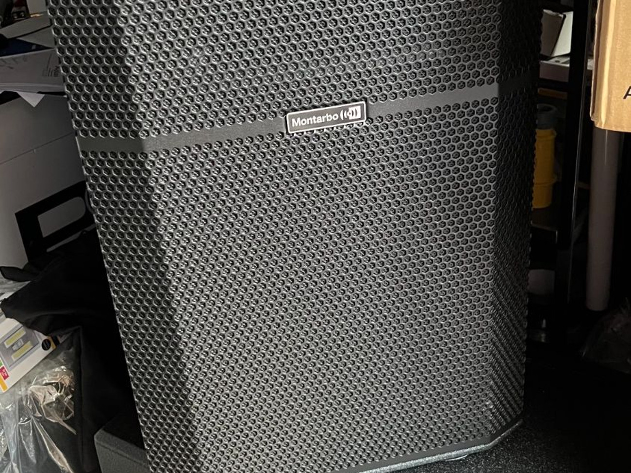 Montarbo r15 active loudspeaker