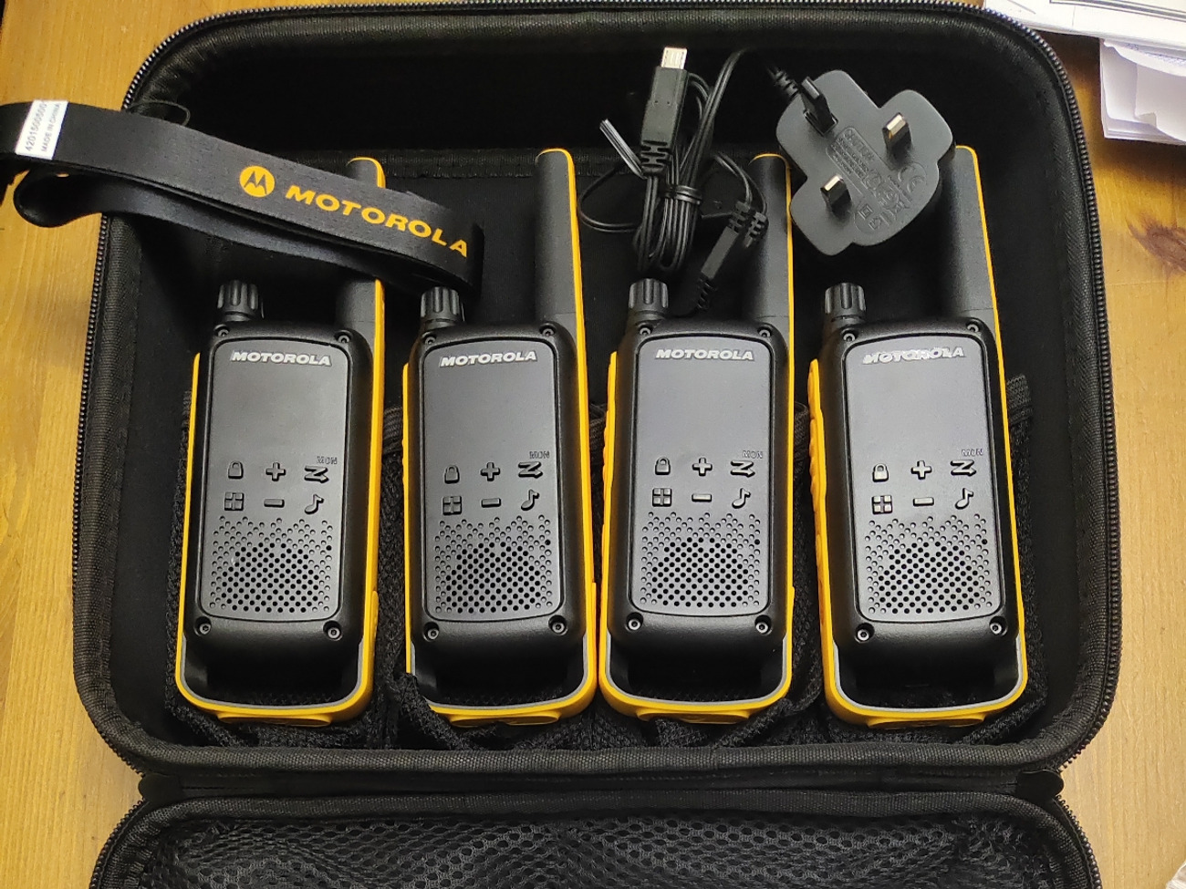 4 x motorola walkie talkie radio sets
