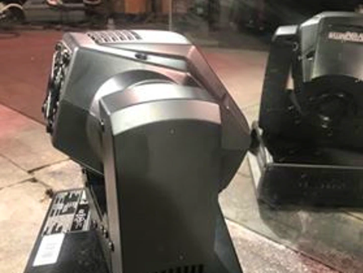 Moving head (chauvet dj intimidator spot 155 led)