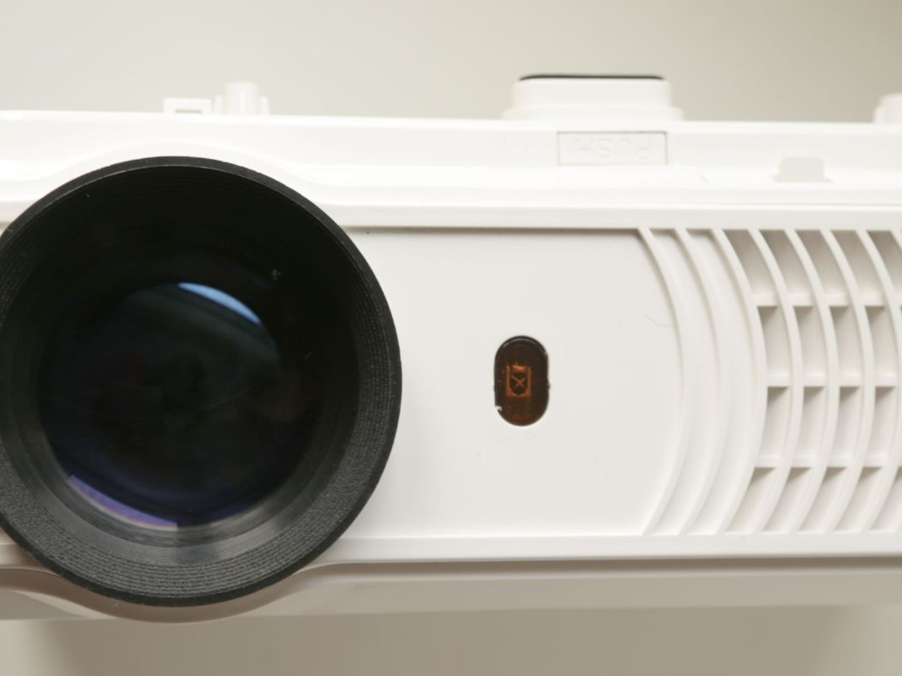 Multimedia led projecter hd