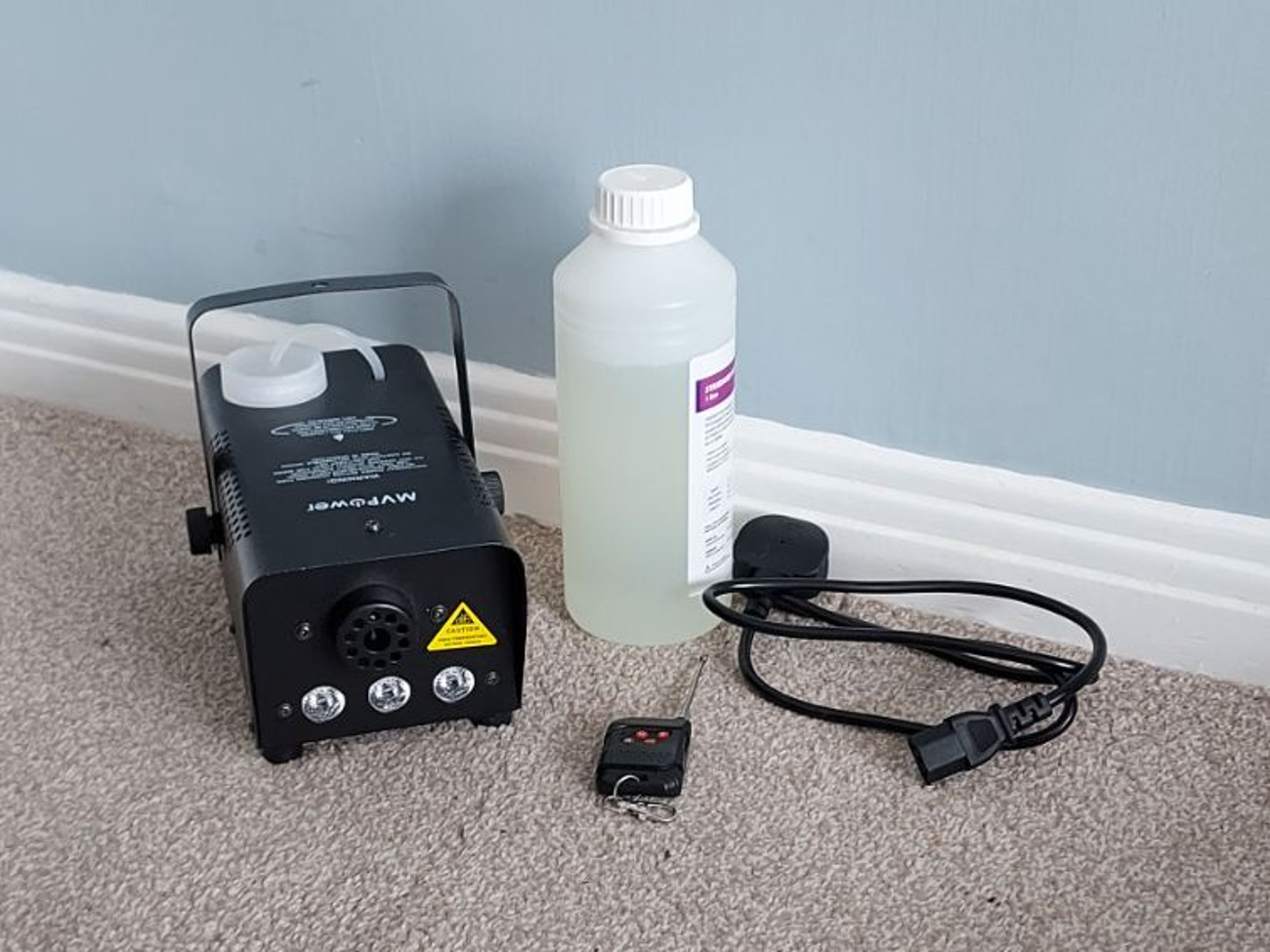 Mv power 500w smoke fog machine w/ 7 light modes +  liquid