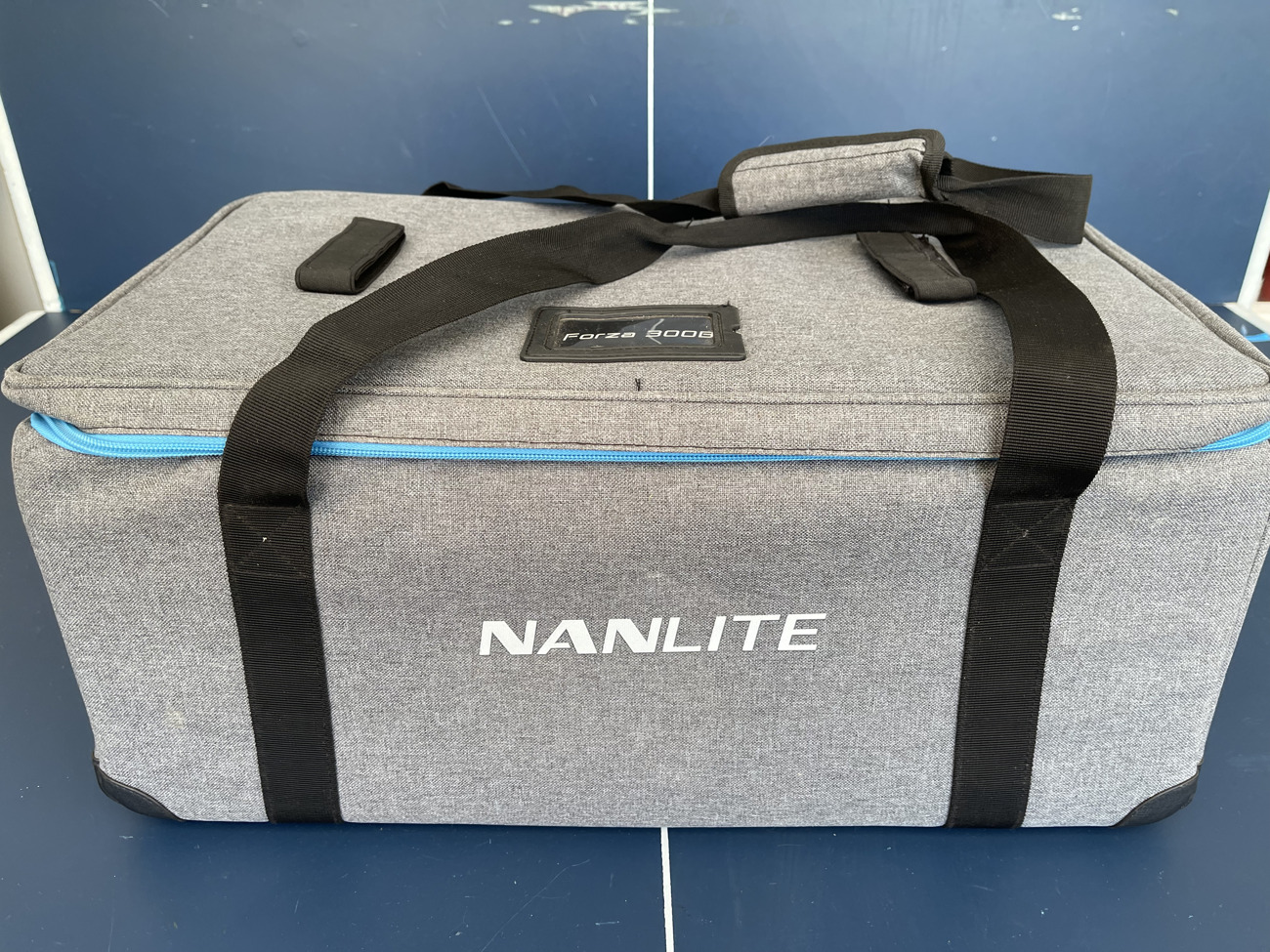 Nanlite 300b cinema light + c-stand + softbox