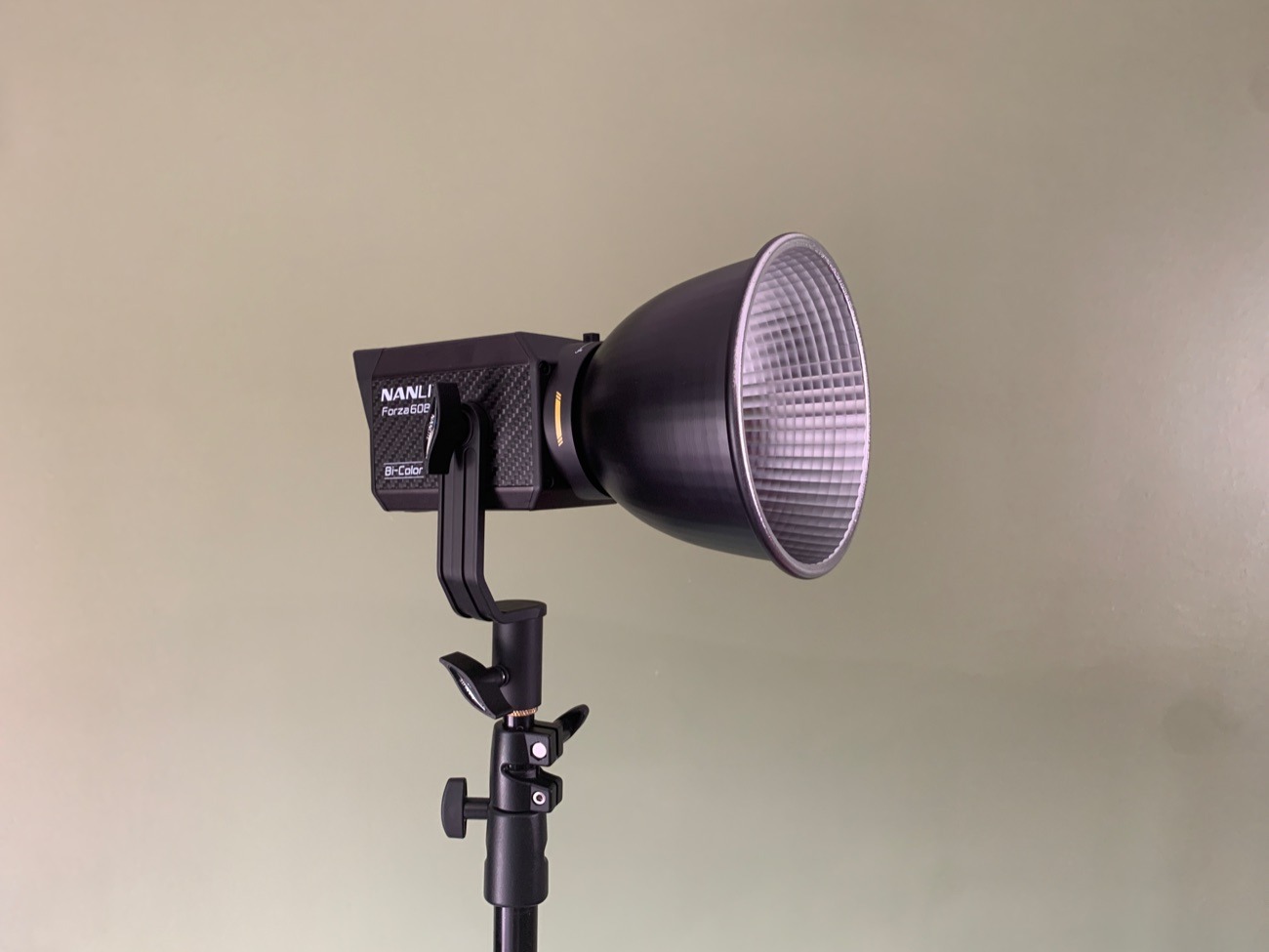 Nanlite forza 60b bi-colour light kit w/ light stand