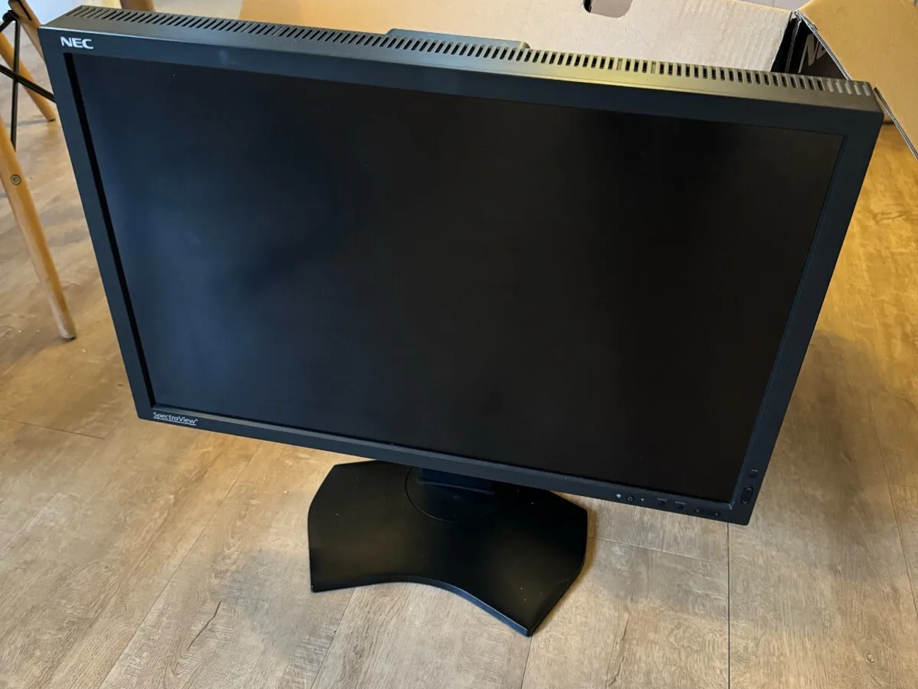 Nec spectraview 242 24" colour reference monitor