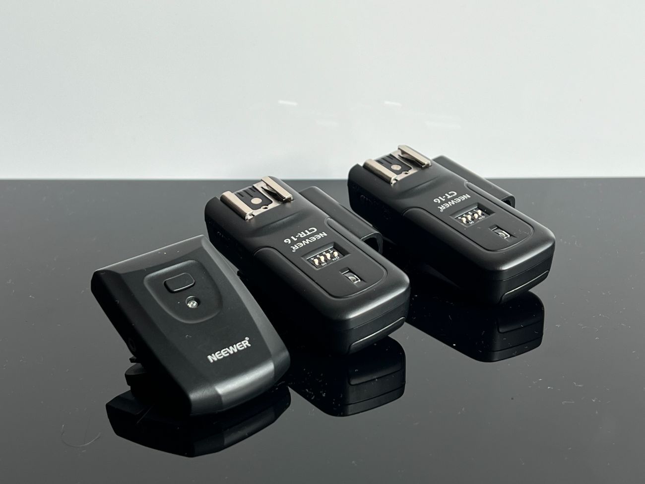 Neewer 16 channel wireless flash 2x trigger set - 1 receiver
