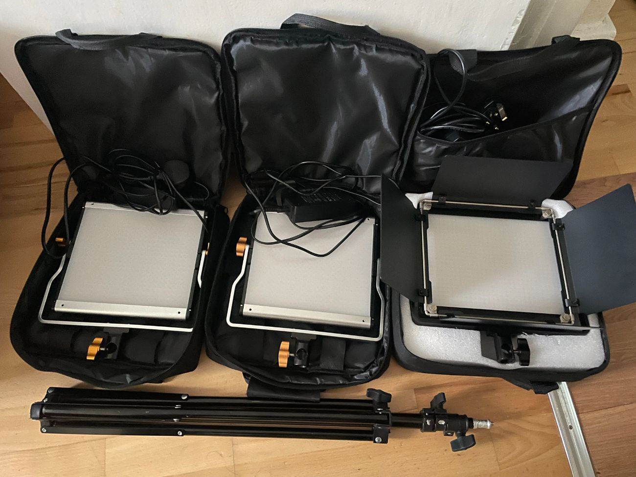 Neewer 3 packs dimmable bi-color 480 led video light