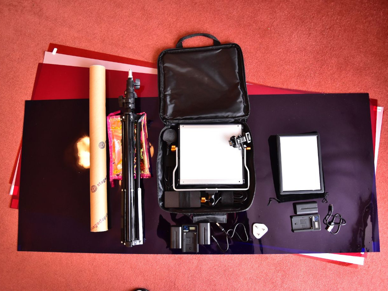 Neewer led lighting kit w/stand & 4 gels