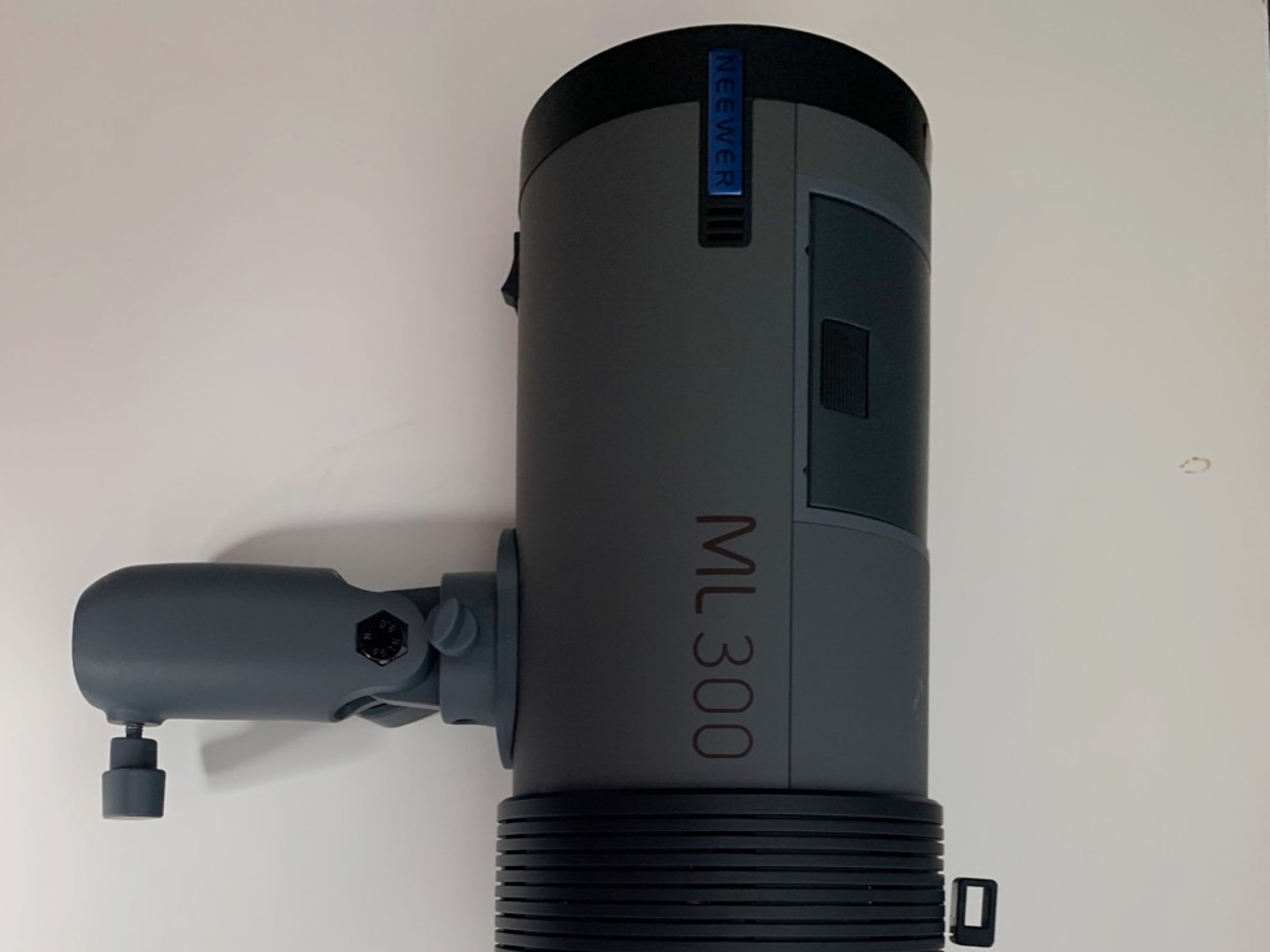 Neewer ml 300 portable strobe flash