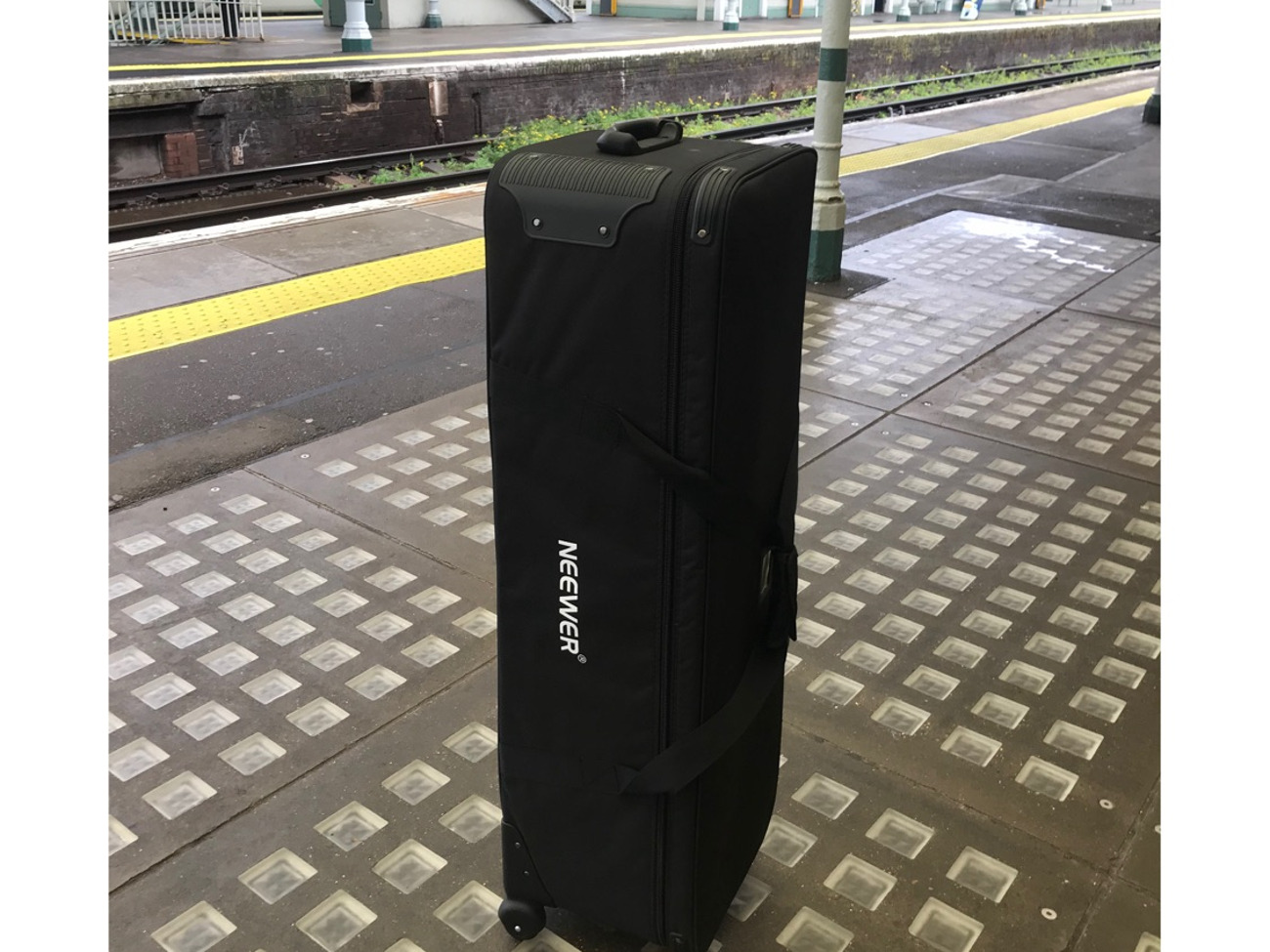 Neewer professional camera trolley case | 44.8"x14.1"x12.6"