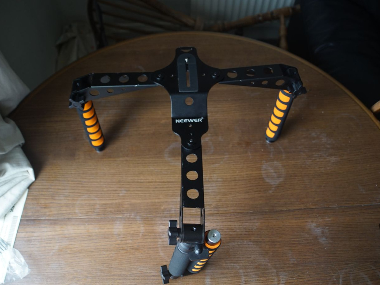 Neewer shoulder rig
