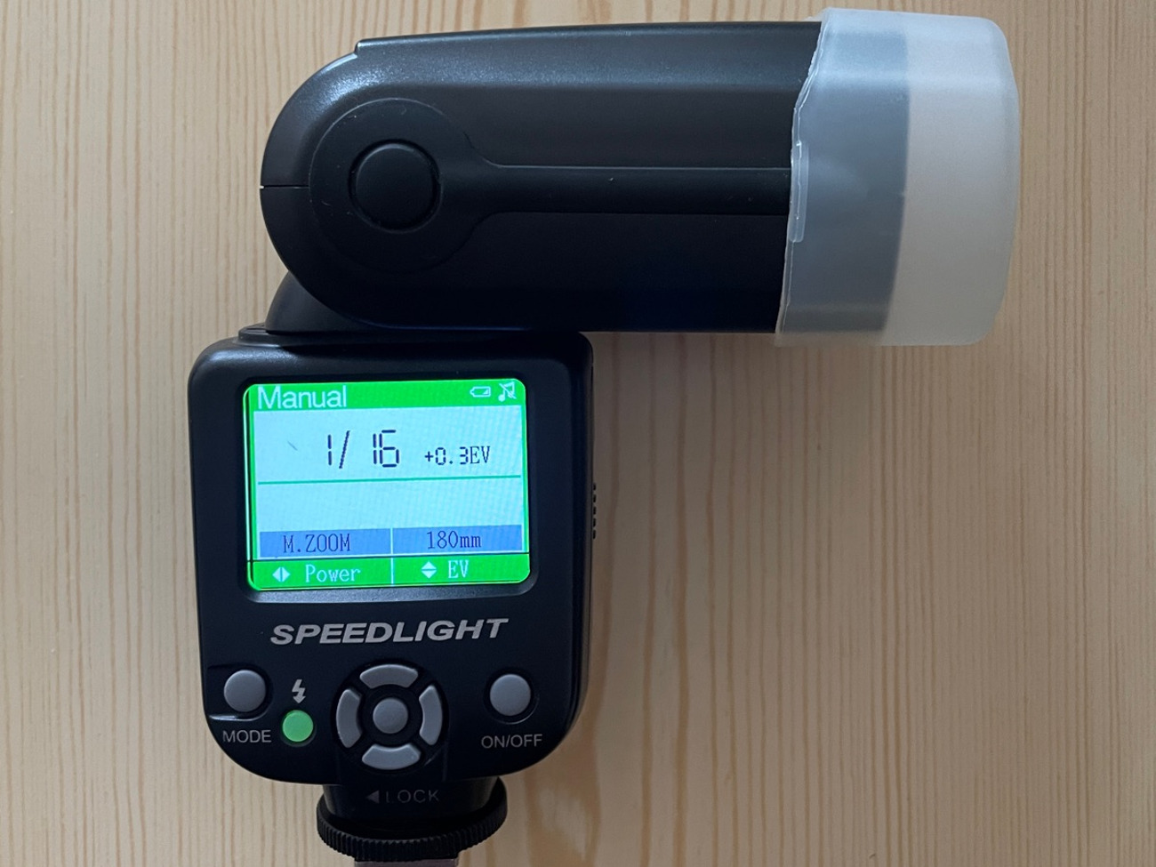 Neewer speedlight nw985