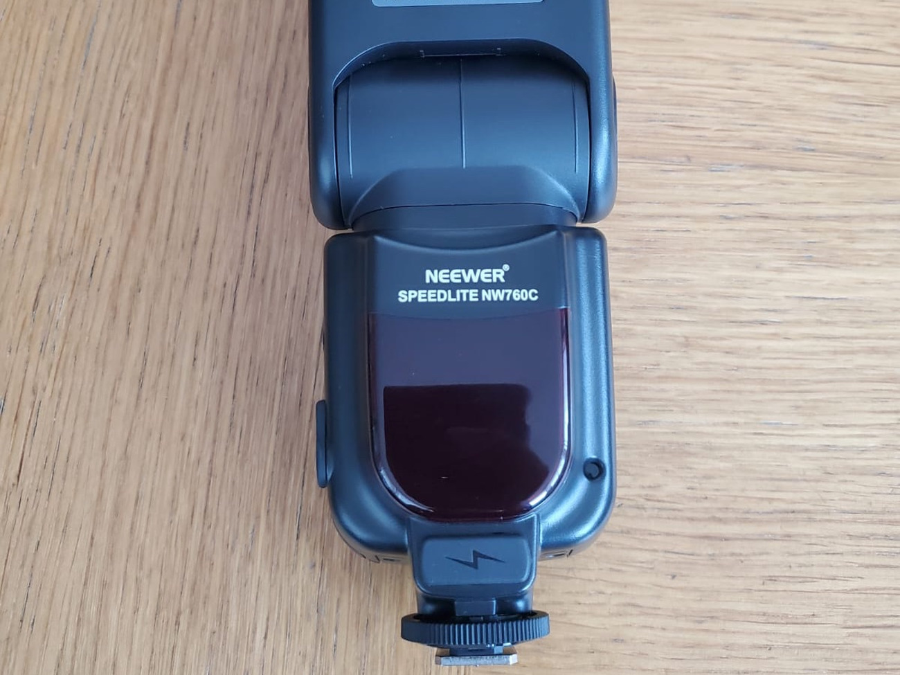 Neewer speedlite nw760c