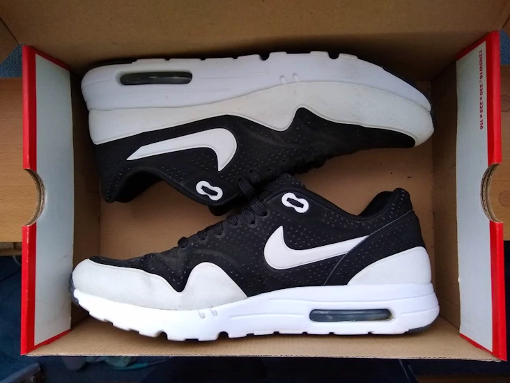 Nike air max 1 ultra moire - size uk 10
