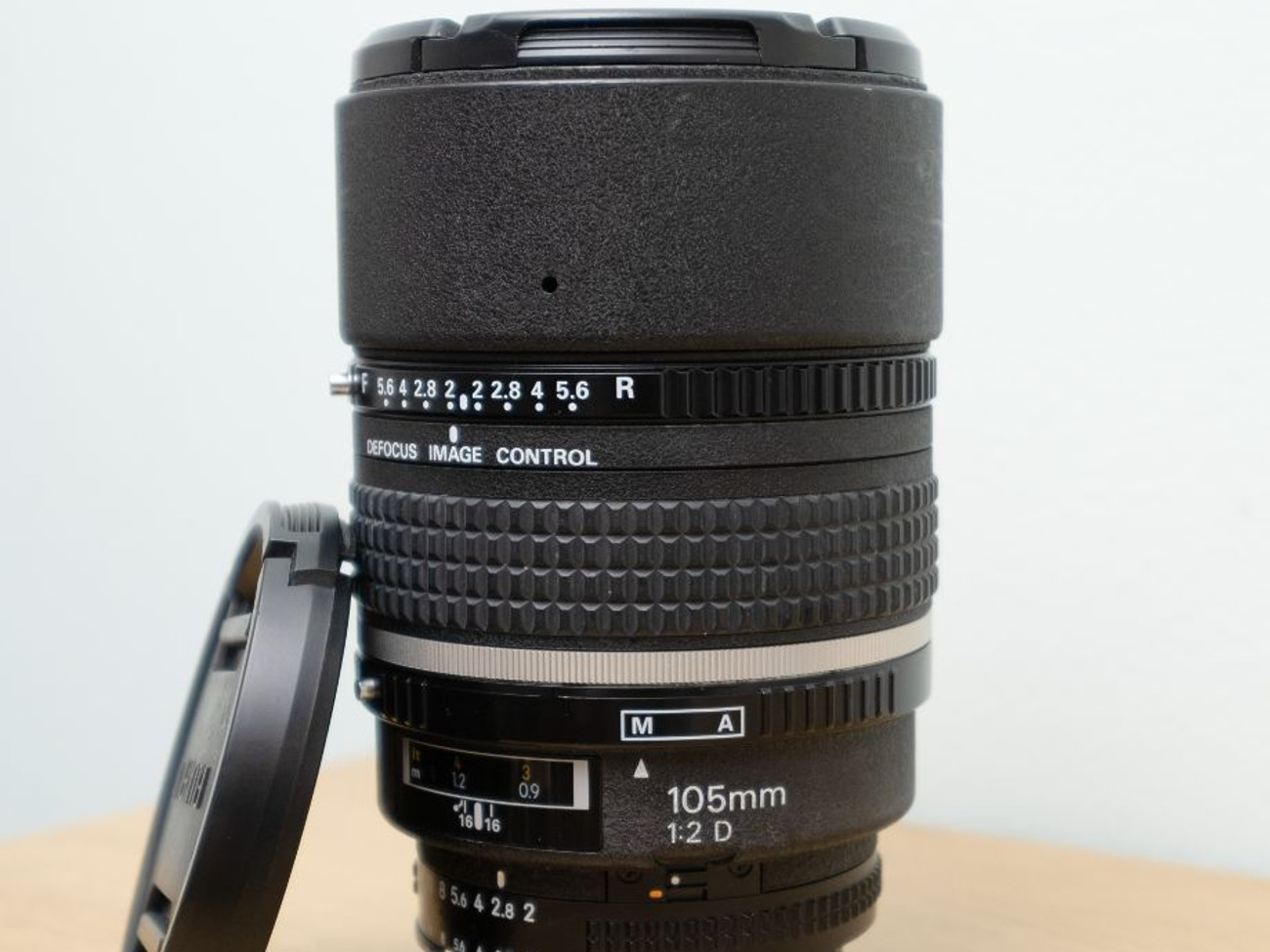 Nikon 105mm f/2 dc 