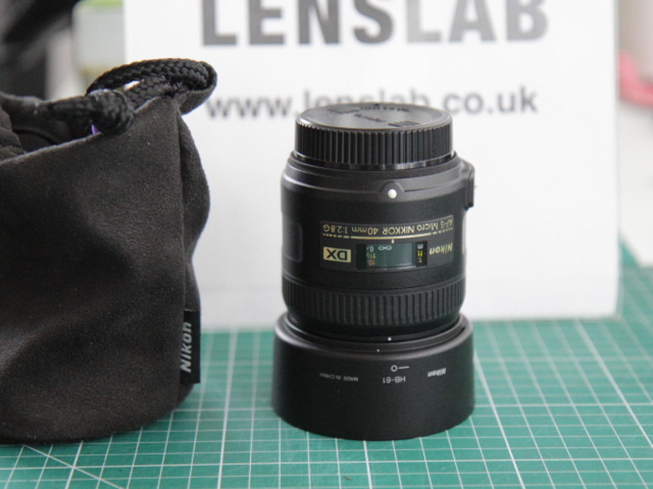 Nikon 40mm f2.8 g af-s dx micro lens