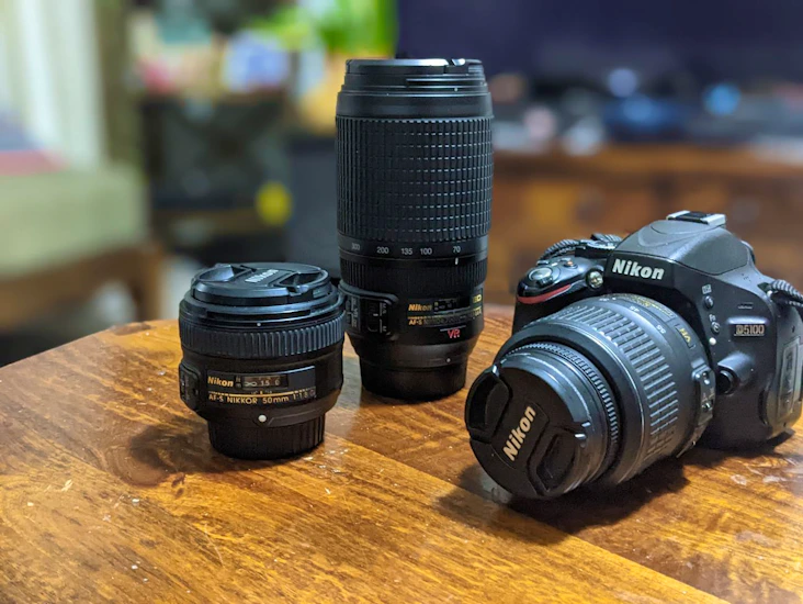 Nikon 5100 + 18-55mm + 50mm prime lens + 30-700mm nikor lens + vanguard tripod