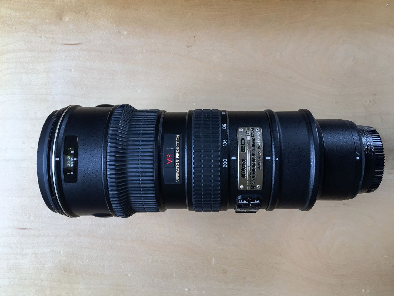 Nikon 70 - 200mm af-s  vr 1:2.8g lens