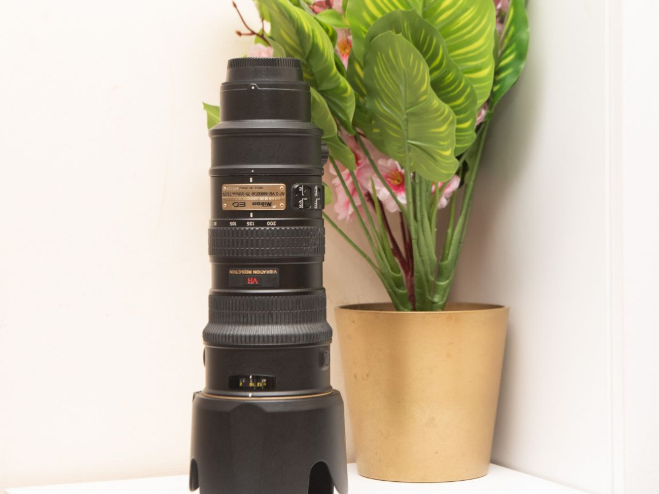 Nikon 70-200 f2.8 vr professional lens
