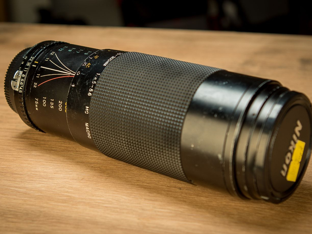 Nikon 75-300mm f4 zoom lens