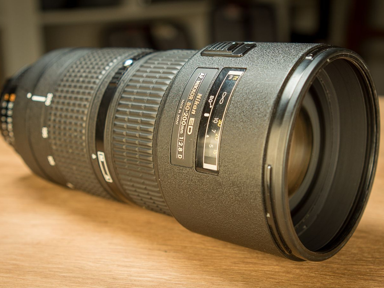 Nikon 80-200mm f2.8 zoom lens
