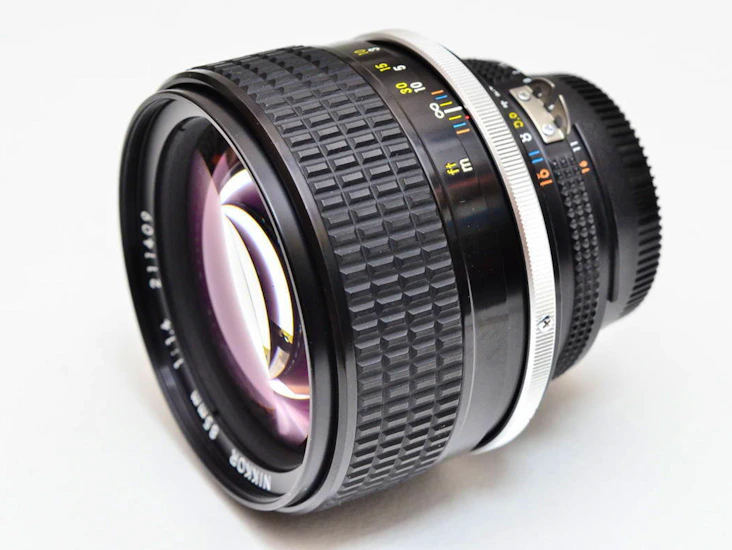 Nikon 85mm 1.4 (declicked) with follow focus ring
