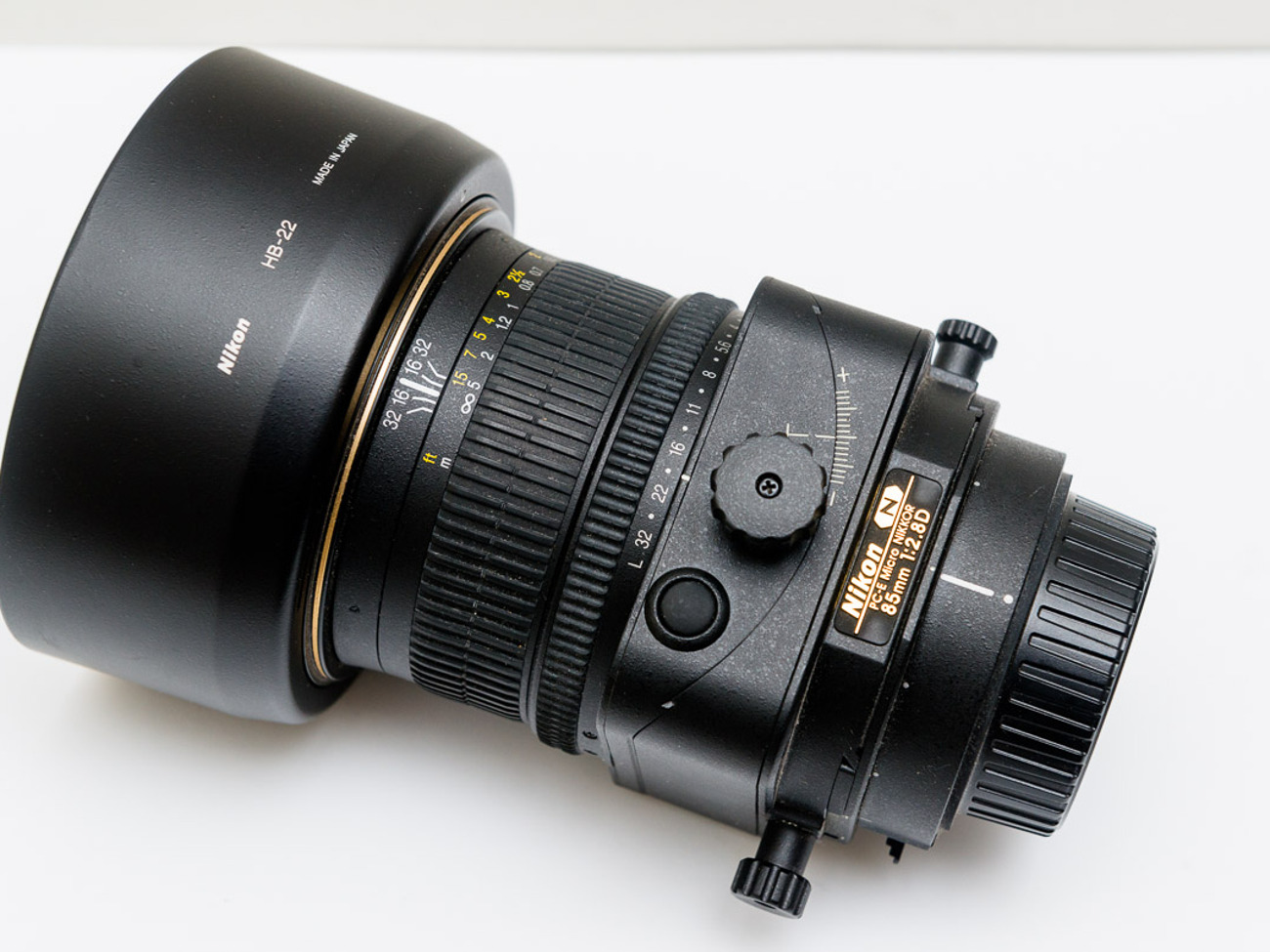 Nikon 85mm f/2.8d pc-e tilt-shift lens