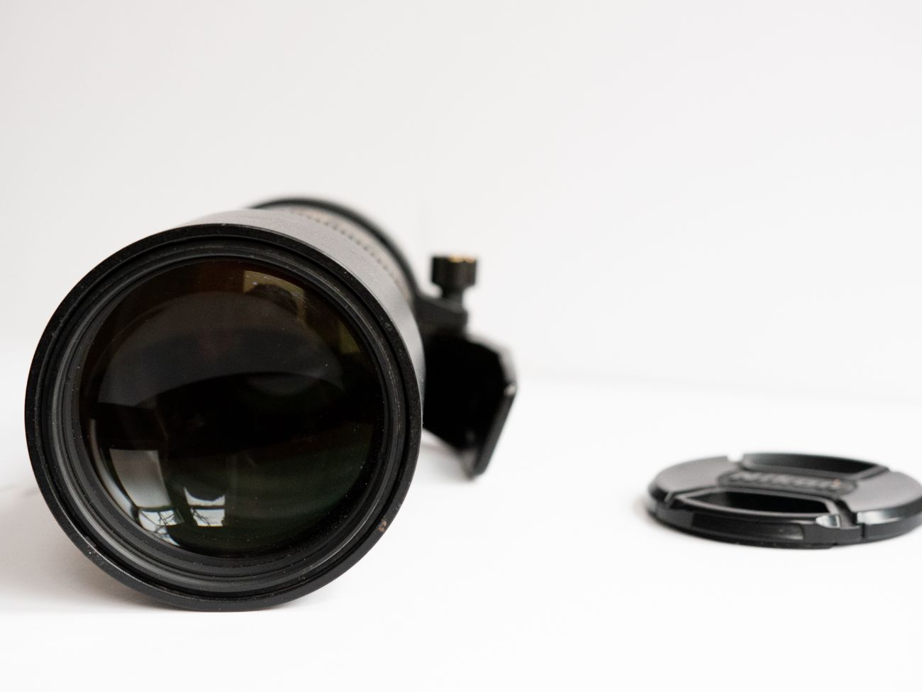 Nikon af-s 300mm f4d super telephoto lens