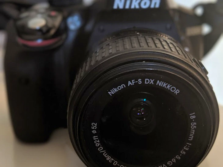 Nikon d3300 with 18-55mm lens with bag + sdcard