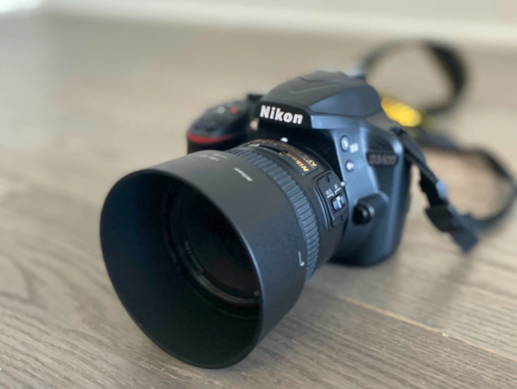 Nikon d3400 dslr camera + 3 lenses (18-55mm; 50mm; 70-300mm)