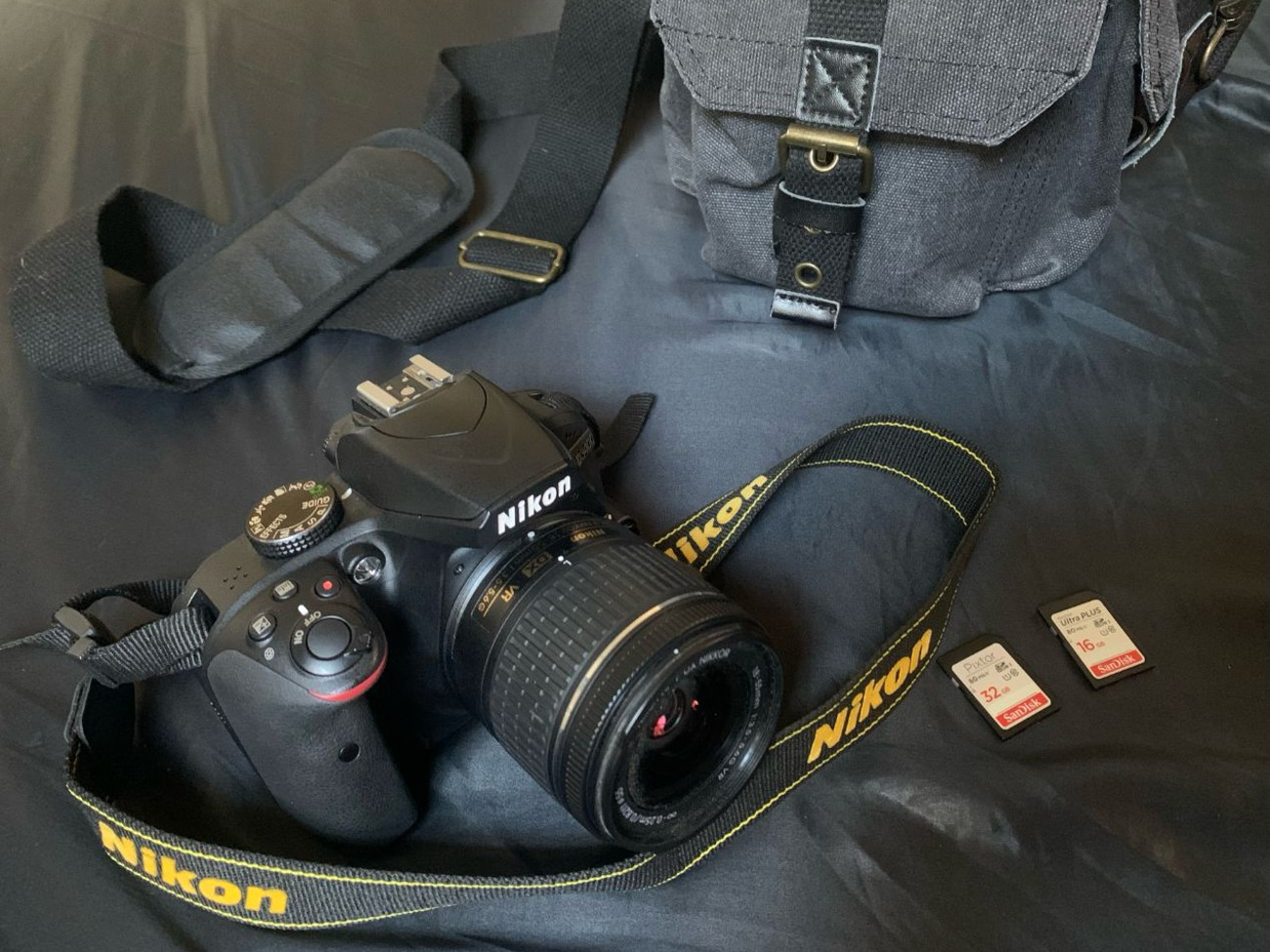 Nikon d3400 dslr camera with sd cards and case