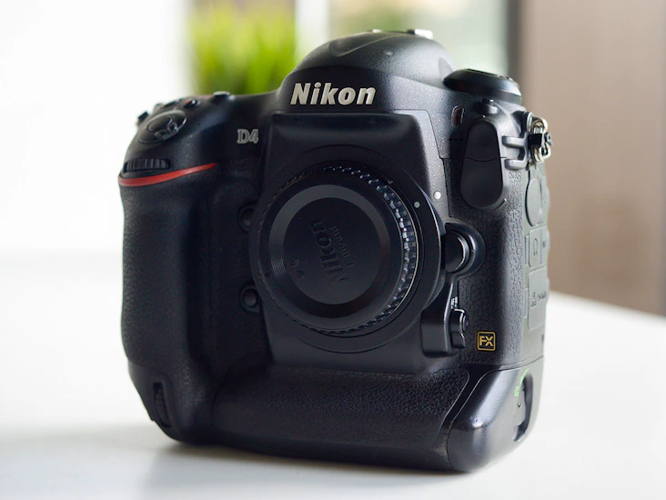 Nikon d4 body with 2 batteries