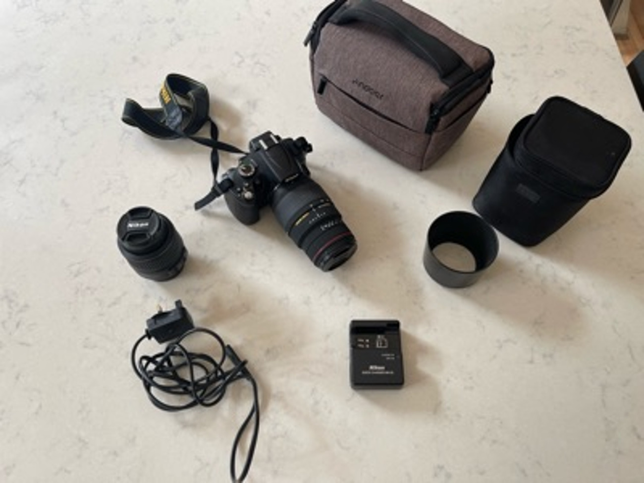 Nikon d5000 dslr camera + extra lens