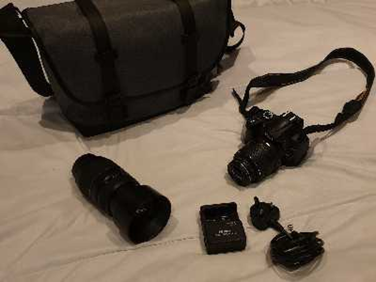 Nikon d5000 kit with 2 lenses