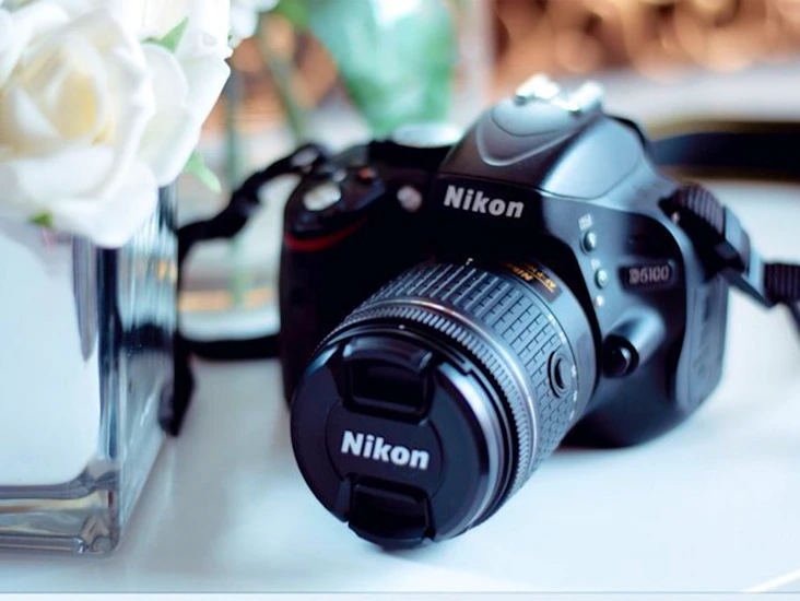 Nikon d5100 dslr with 28-55mm lens