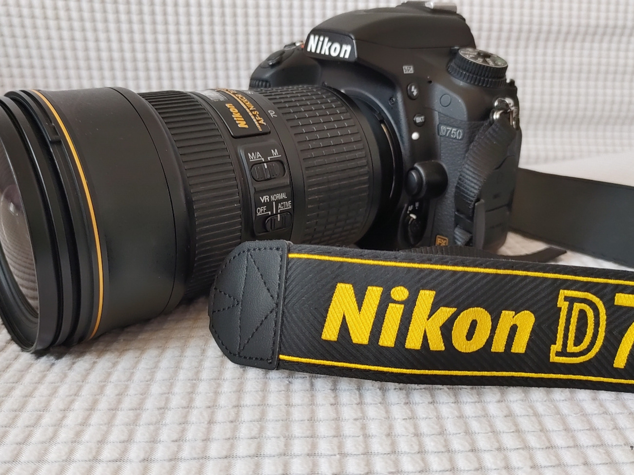 Nikon d750 plus lense 2.8 24-70