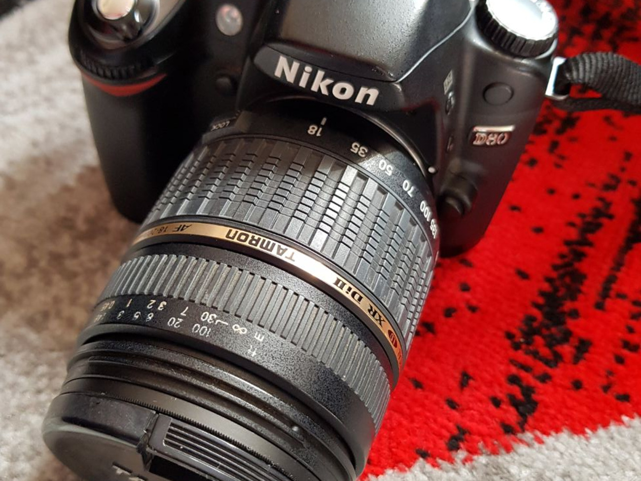 Nikon d80 dslr camera with 18-200mm lens