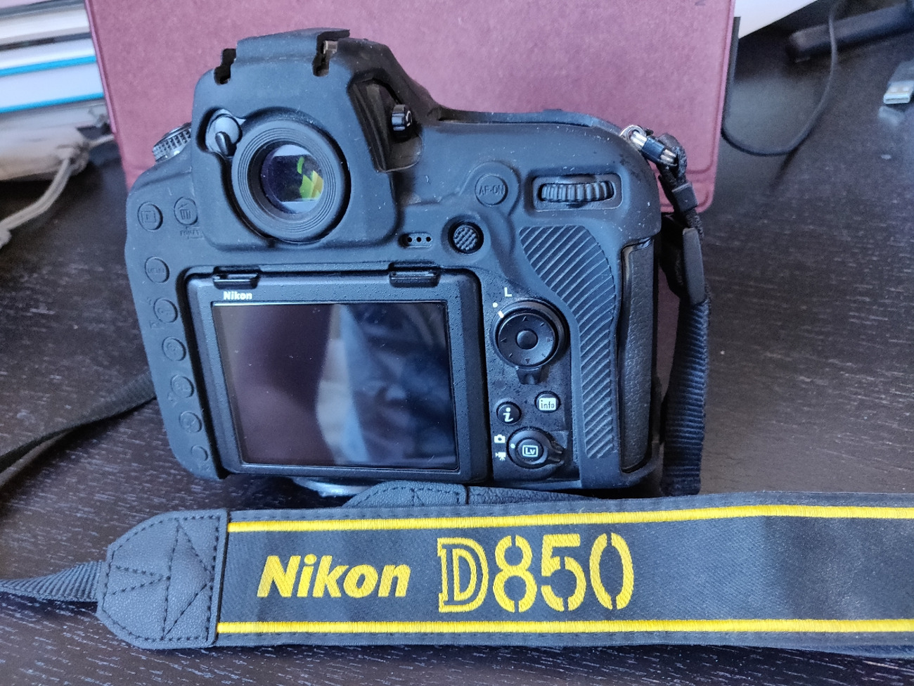 Nikon d850 - body only (plus accessories)