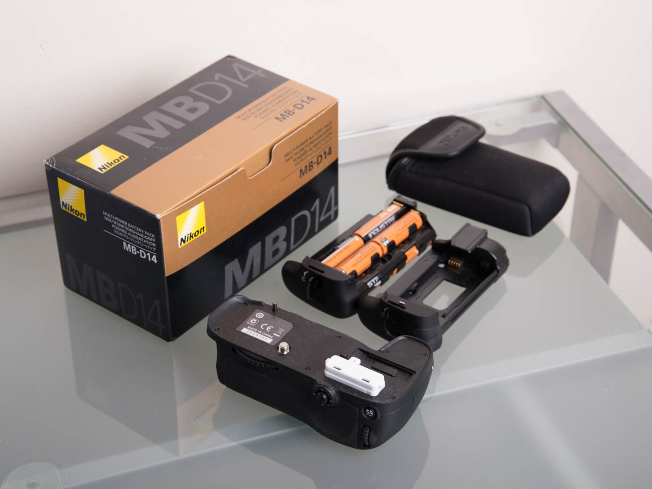 Nikon mb-d14 battery grip (for nikon d600/d610)