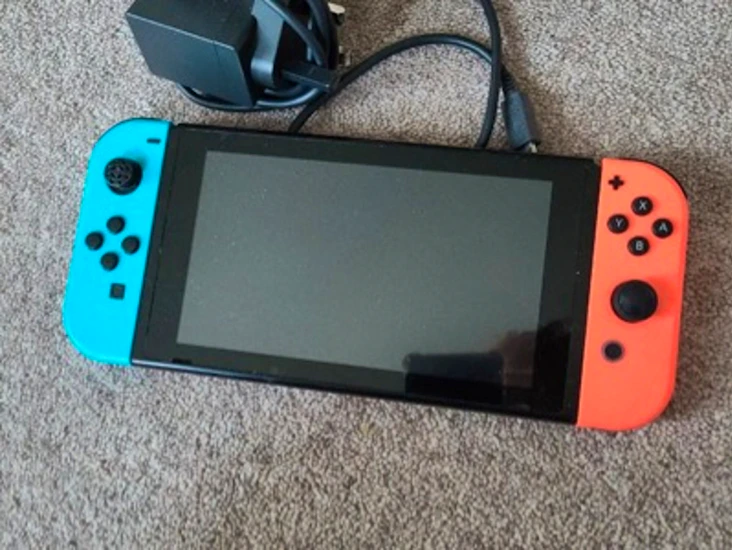 Nintendo switch extra controllers and games