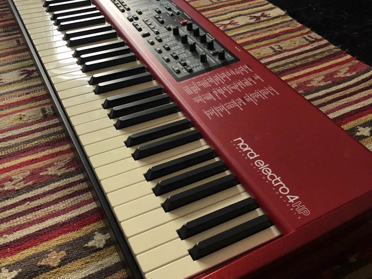 Nord electro 4 hp 72 weighted keyboard
