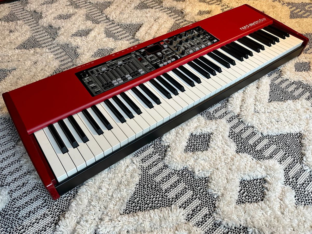 Nord electro 5 hp73 keyboard