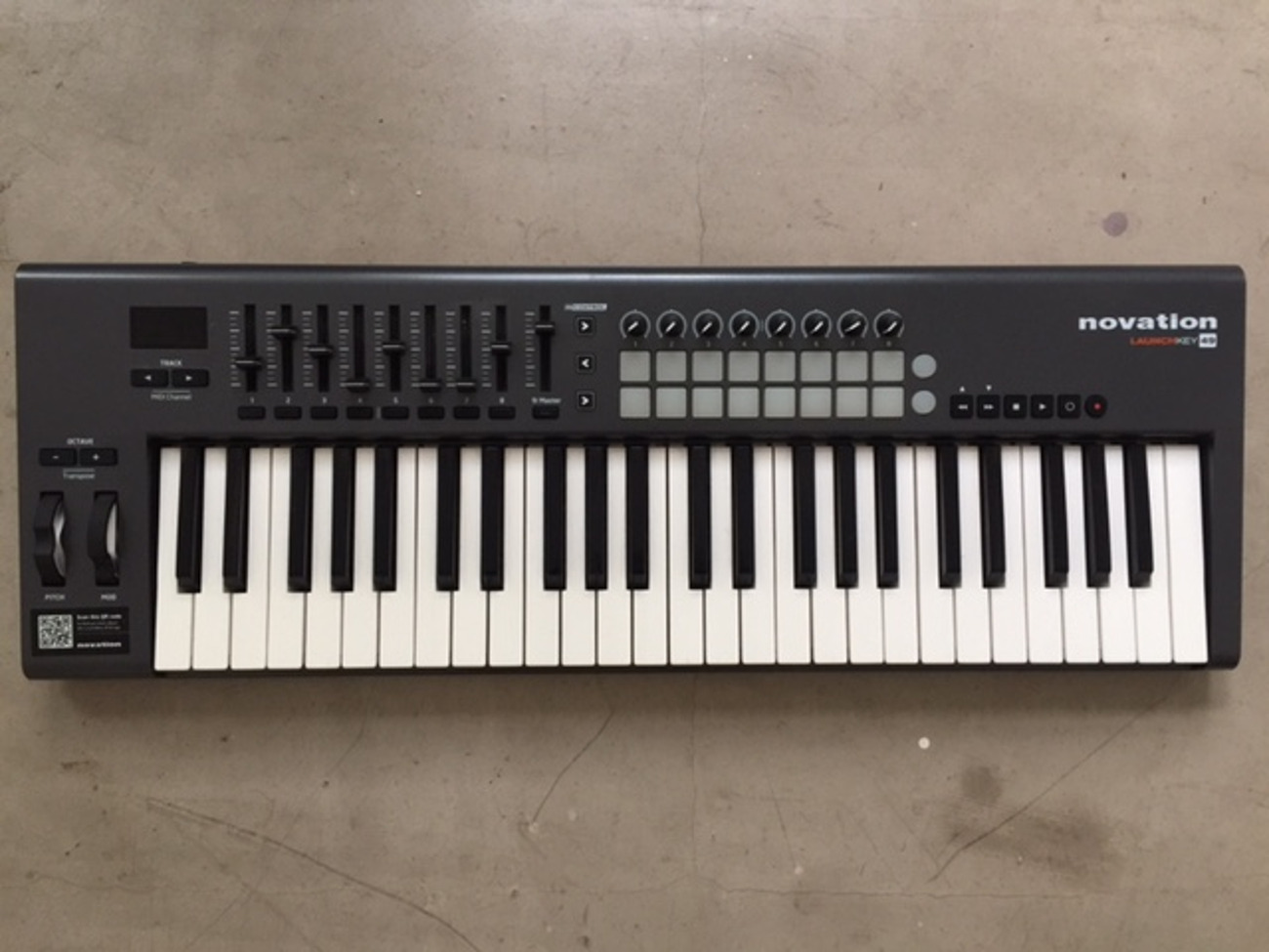 Novation launchkey keyboard  