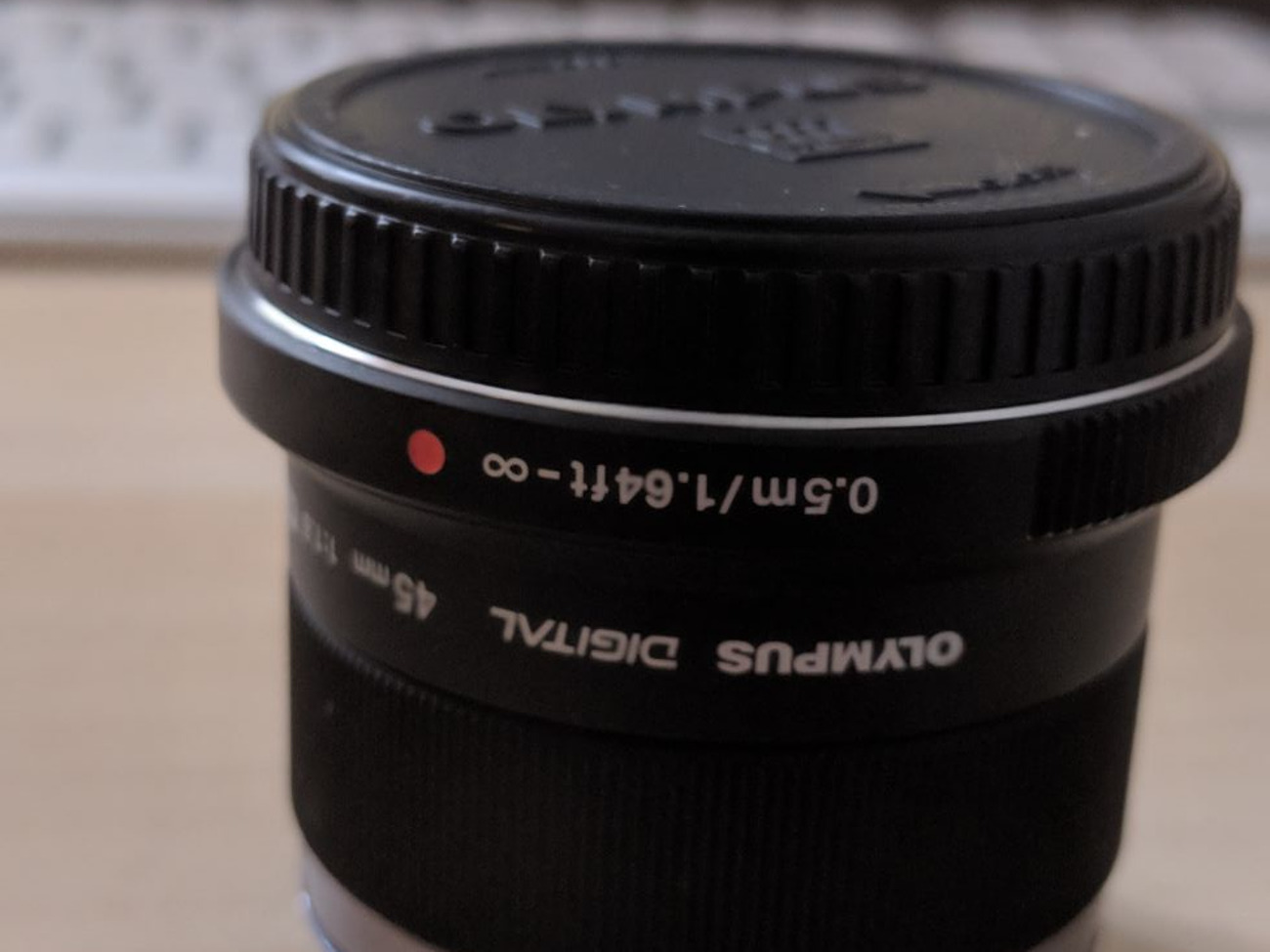 Olympus 45mm aperture 1.8 