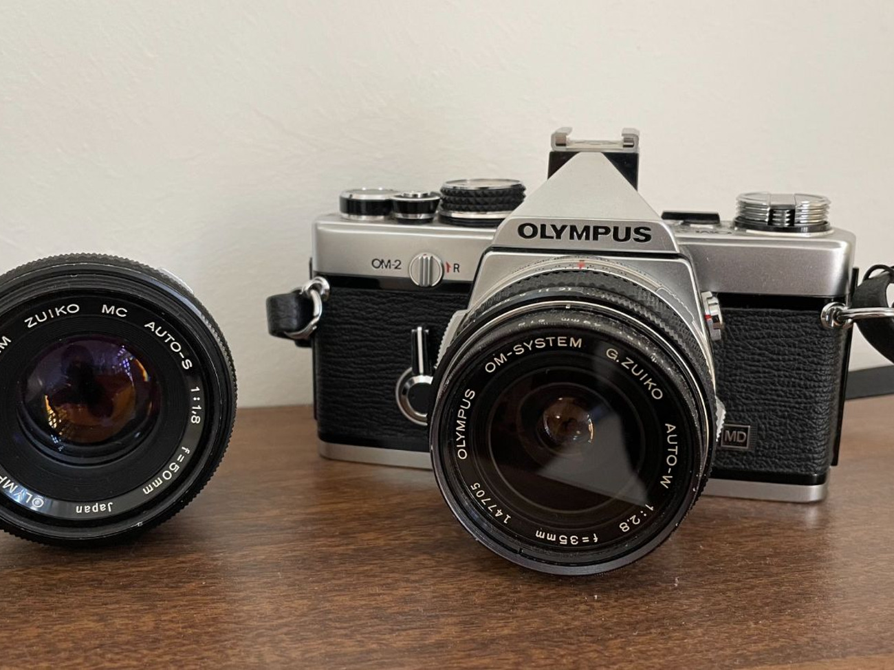 Olympus om-2 35mm slr film camera w/ 50mm f/1.8 lens