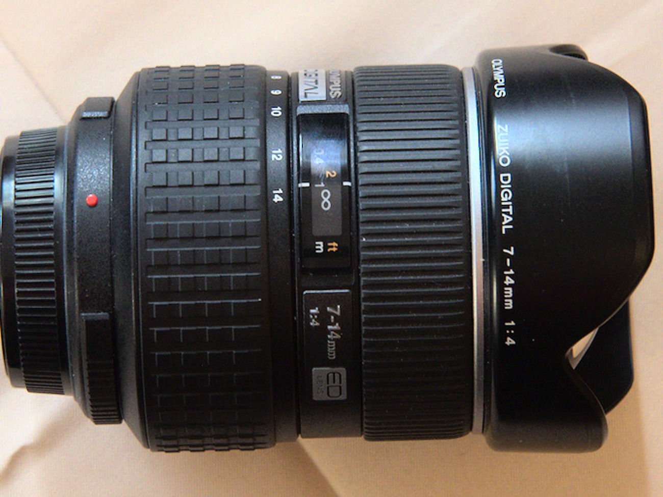 Olympus zuiko digital (4/3) 7-14mm f:4 super grade lens
