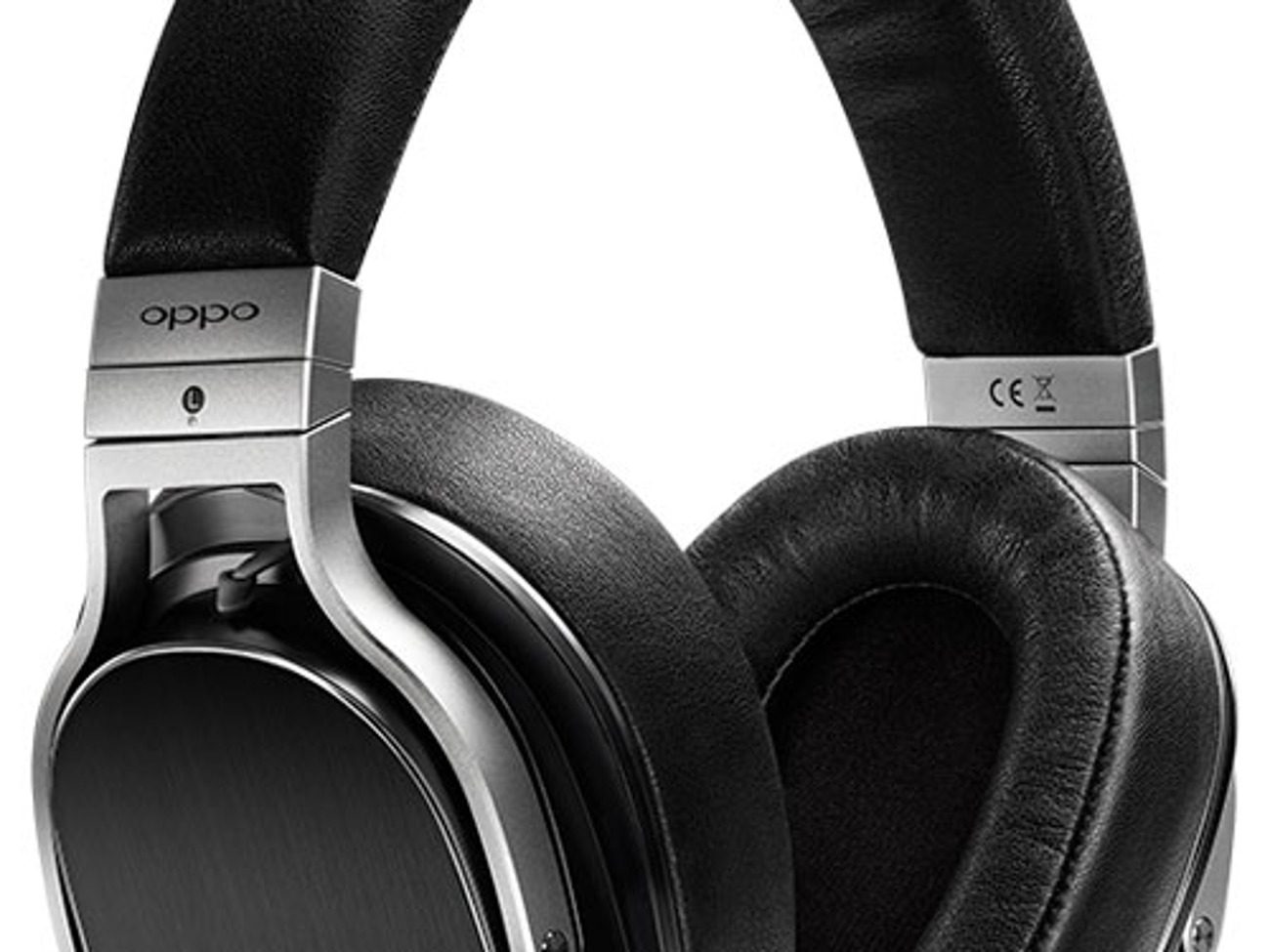 Oppo pm-3 headphones.