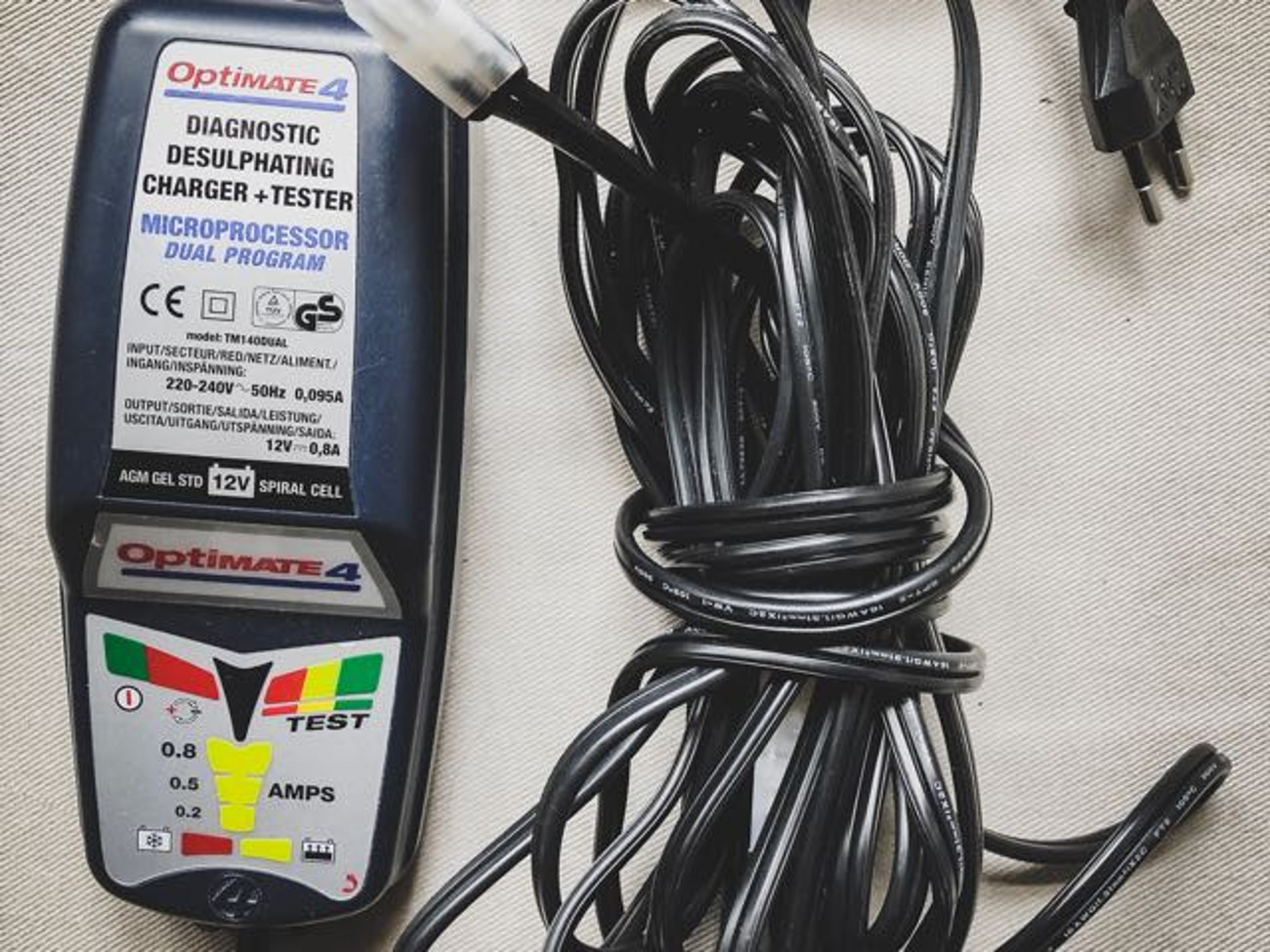 Optimate 4 motorcycle battery charger