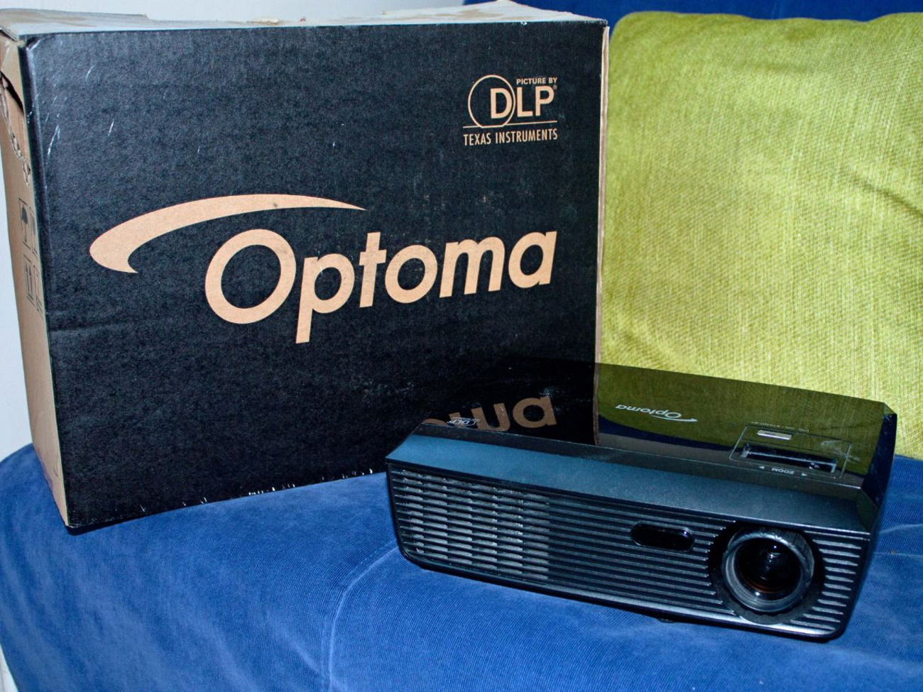 Optoma ds211 2500 ansi svga dlp projector
