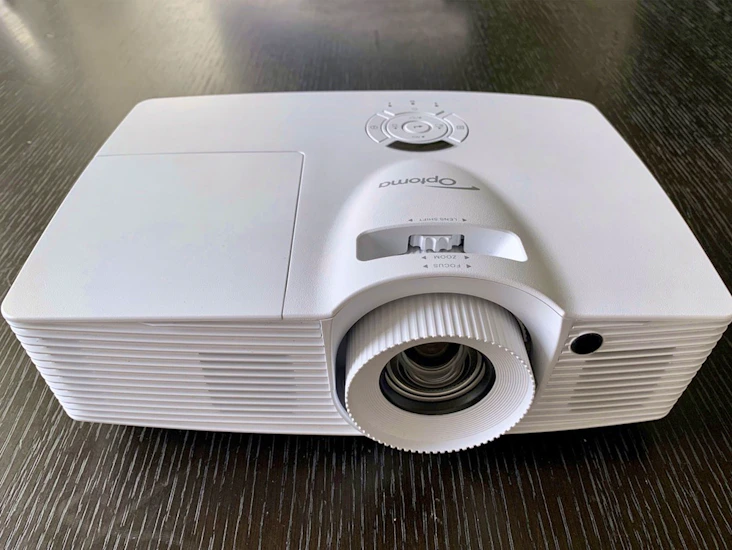Optoma ultra bright long throw projector + projectionist